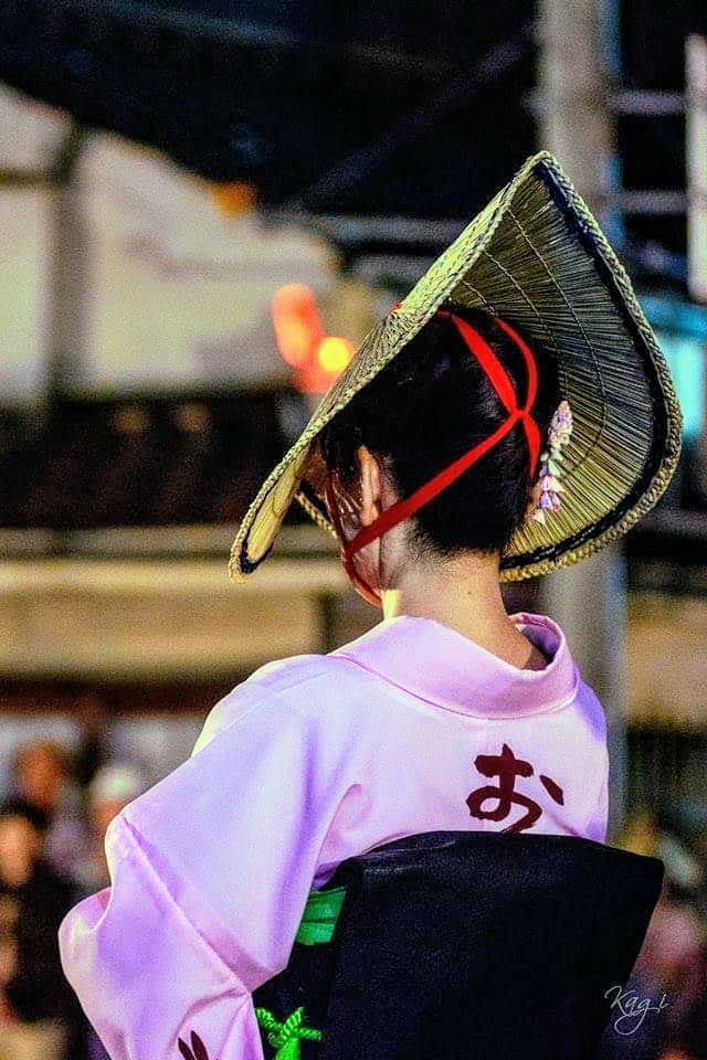 三度笠と角笠の違いを教えてください。また、どういう理由であの形にな... - Yahoo!知恵袋