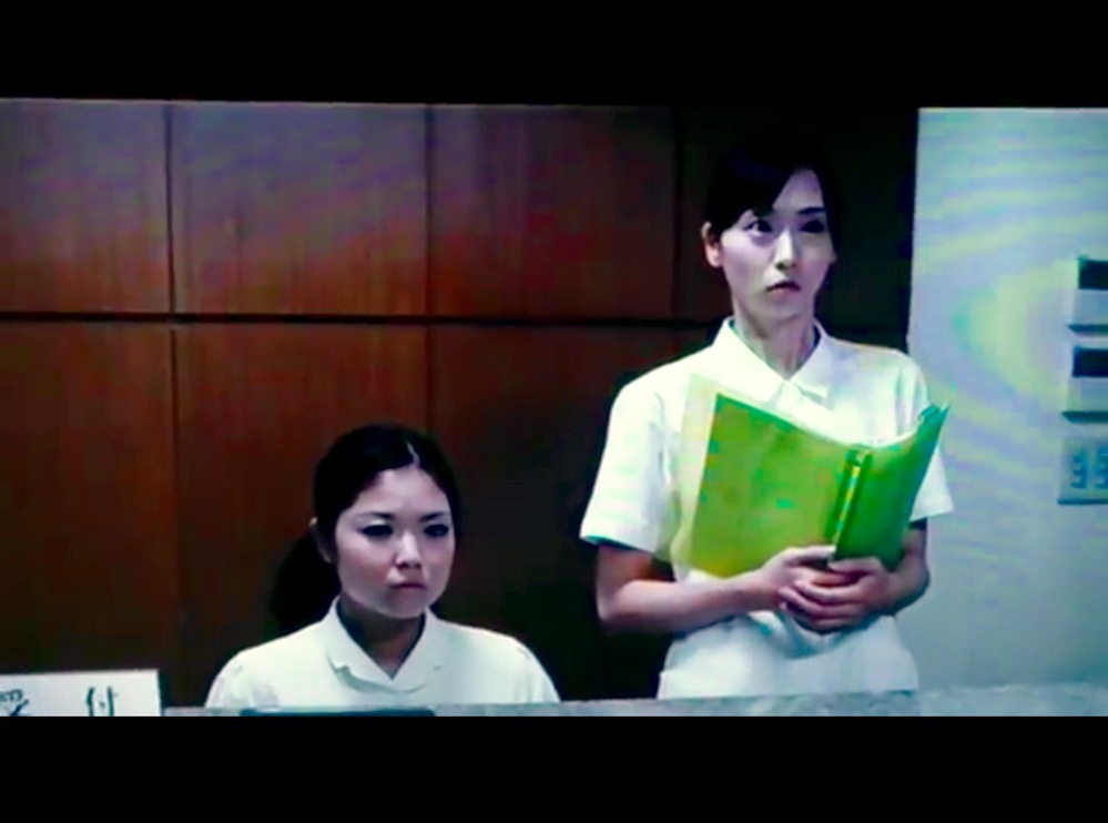 映画のアウトレイジで村瀬が襲われた歯医者の受付の可愛い女の子と大使 Yahoo 知恵袋