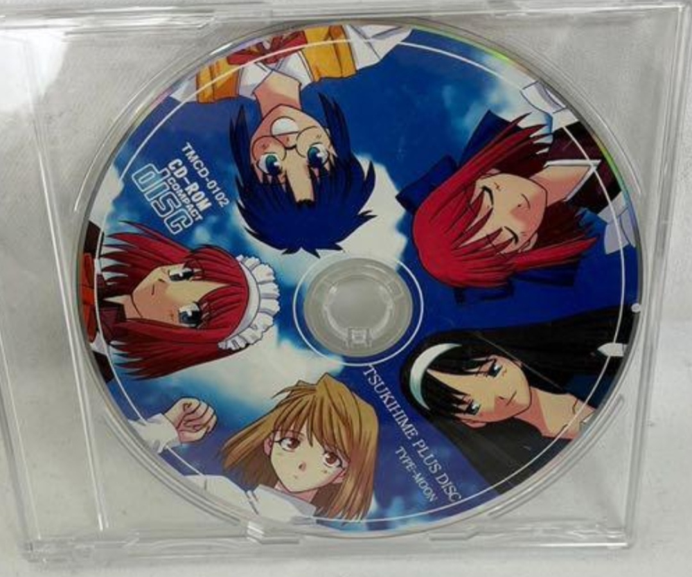 TYPE-MOONの月姫についての質問です、月姫には半月版、同人版、ソフト