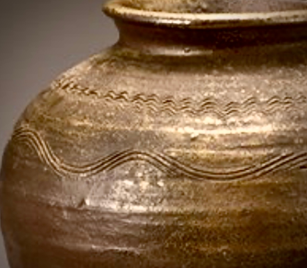 古美骨董】古備前壺に描かれた櫛目波状文について。往時の職人が描いた