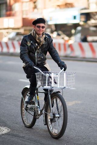 革ジャンが似合うと自転車を教えてください。 - たとえ冬でも汗かくから、サイク... - Yahoo!知恵袋