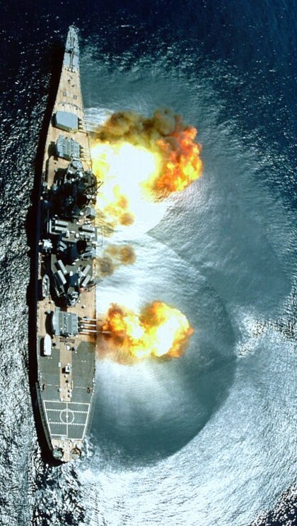 戦艦大和は主砲を撃つと衝撃波で周囲の水兵は海に投げ出されますか 戦艦武蔵 Yahoo 知恵袋