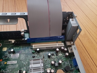 至急グラフィックボード取り付けのためにライザーカードを購入したのですが 規格が Yahoo 知恵袋