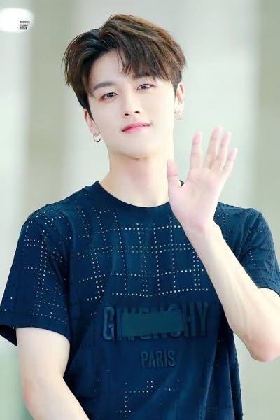 K Popの人で塩顔の人を教えてください Sf9のチャニくんかっ Yahoo 知恵袋