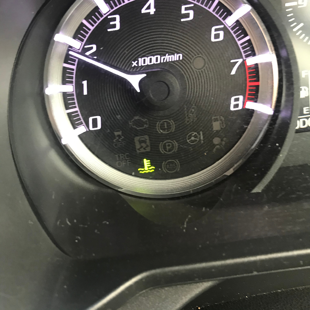 ダイハツのムーヴに乗っています 水温計のマークがエンジン始動から2分程度黄色く Yahoo 知恵袋