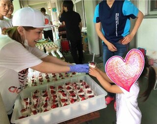 浜崎あゆみ 熊本炊き出し 美味しそうな肉カレー 工 Yahoo 知恵袋