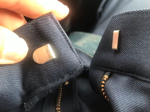 仕立て屋でズボンのホックをボタンに変えてもらう事は可能ですか Yahoo 知恵袋