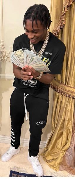 Usラッパー達が履いてる細身のスウェットパンツのブランドわかる方教えてください Yahoo 知恵袋