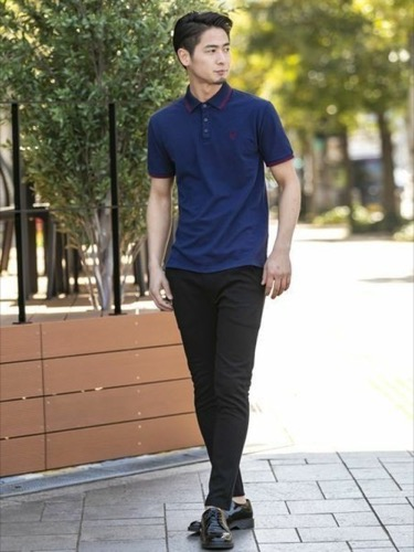 黒い半ズボン ハーフパンツ に紺のポロシャツ 白スニーカーというコーデは似合う Yahoo 知恵袋