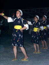 大至急！！エイサー沖縄なんですが今年体育祭でエイサーをします。女子