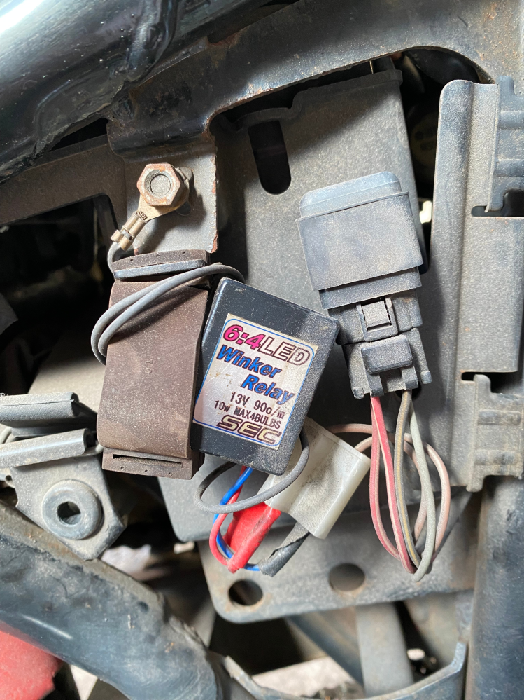 バイクのLEDウィンカー交換について質問です。乗っているバイクは【ビ