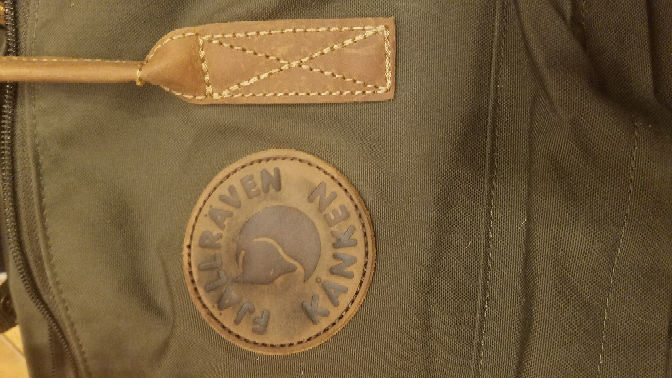 間違えて茶色の革に黒のクリームを塗ってしまいました どうにかして治せませ Yahoo 知恵袋