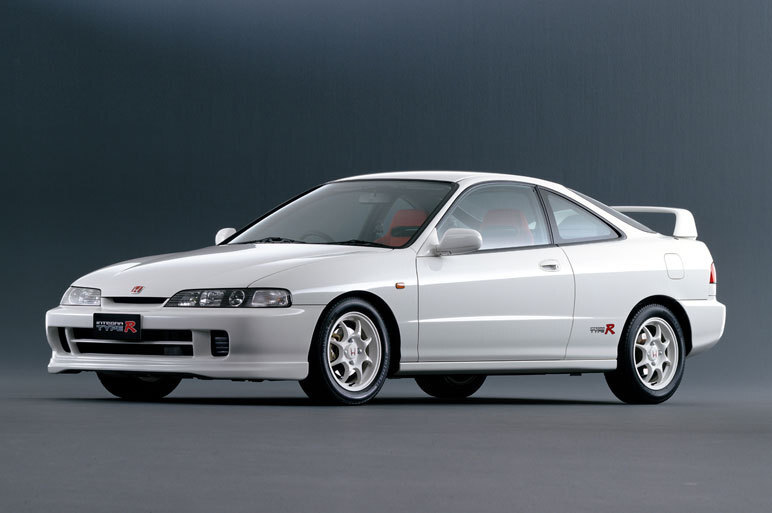 スポーツカーメーカーとしてはホンダとランボルギーニではどちらが格上で... Yahoo!知恵袋